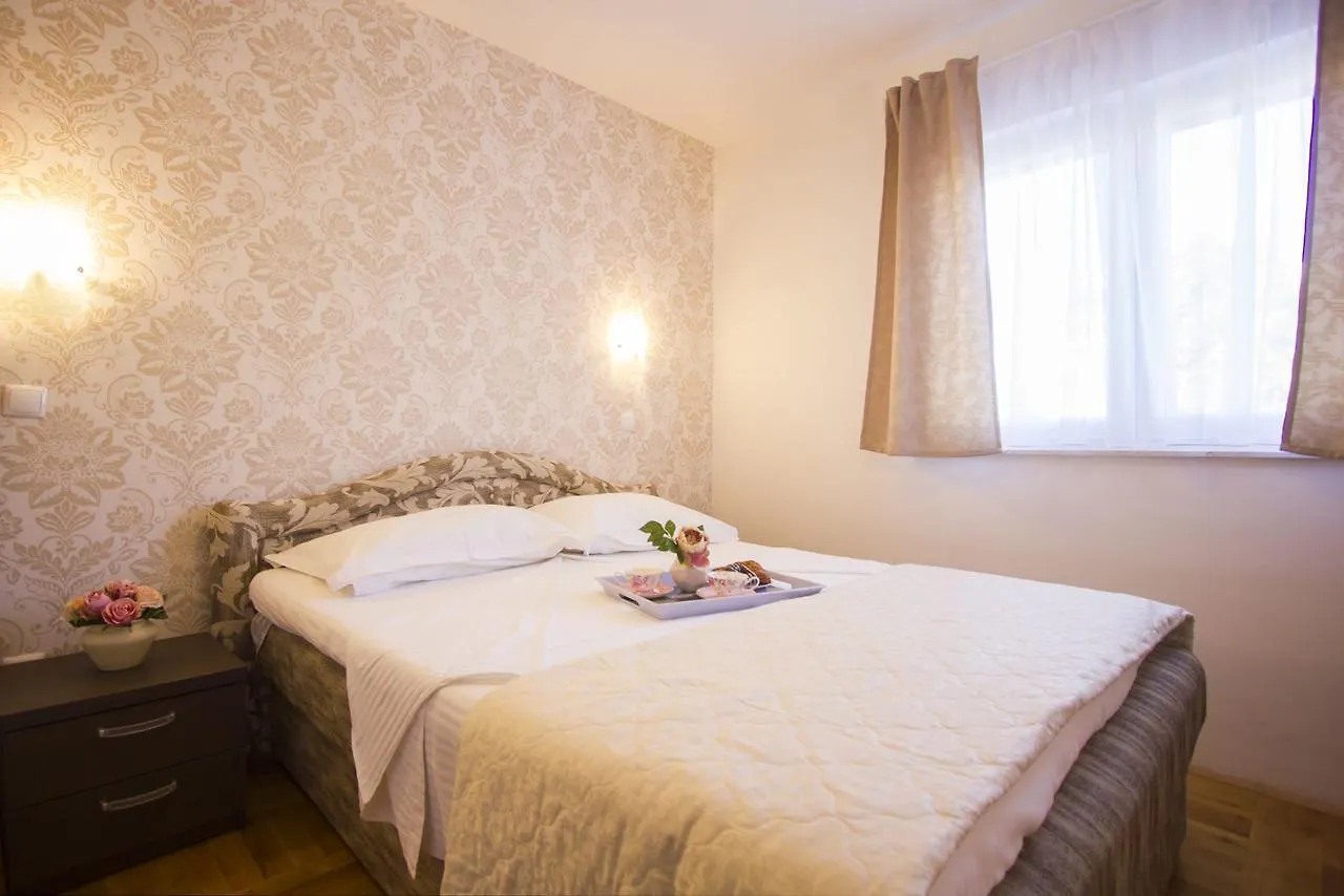 Apartments Paradise Trogir Kroatien