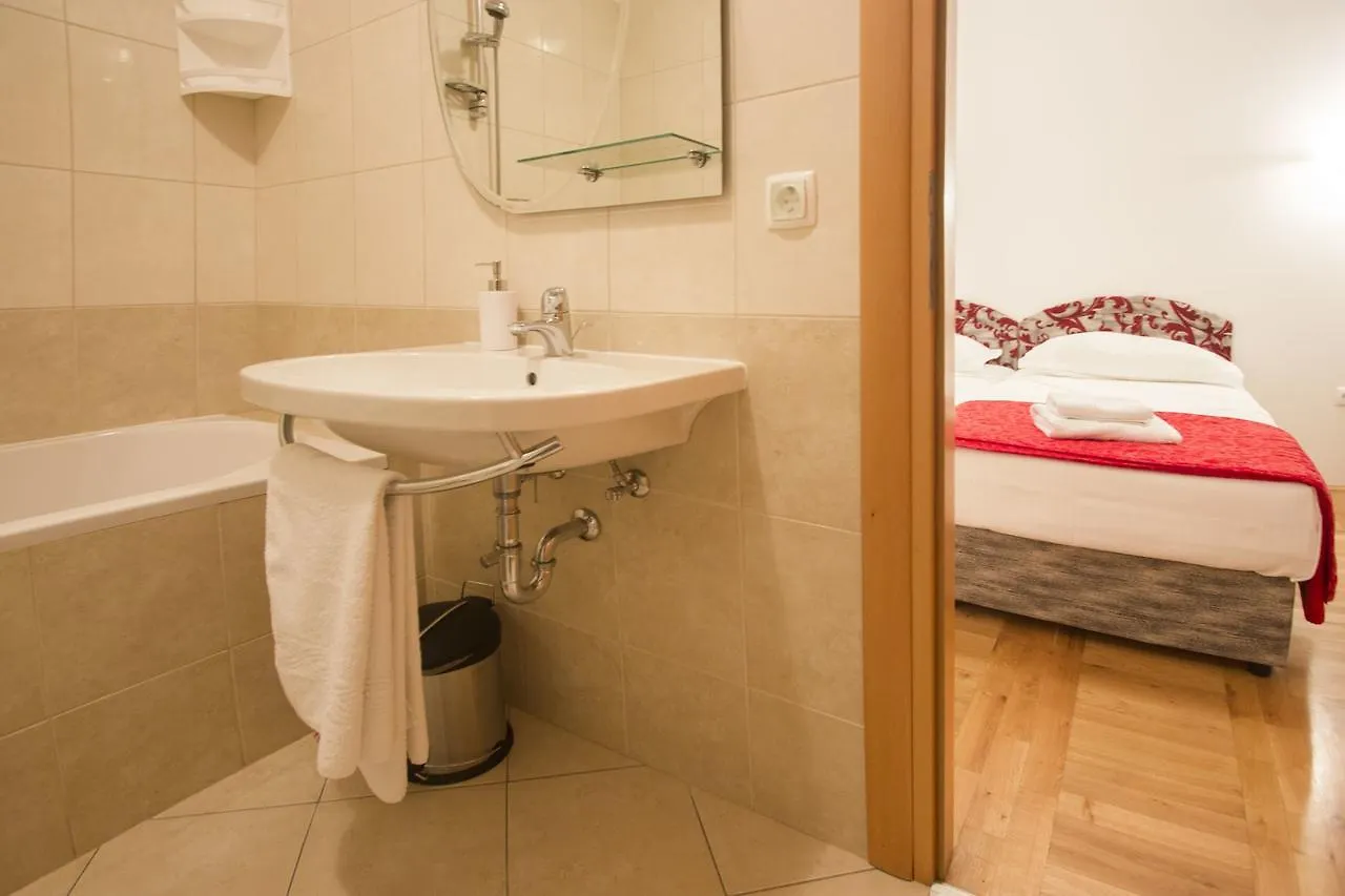 Apartments Paradise Trogir Kroatien